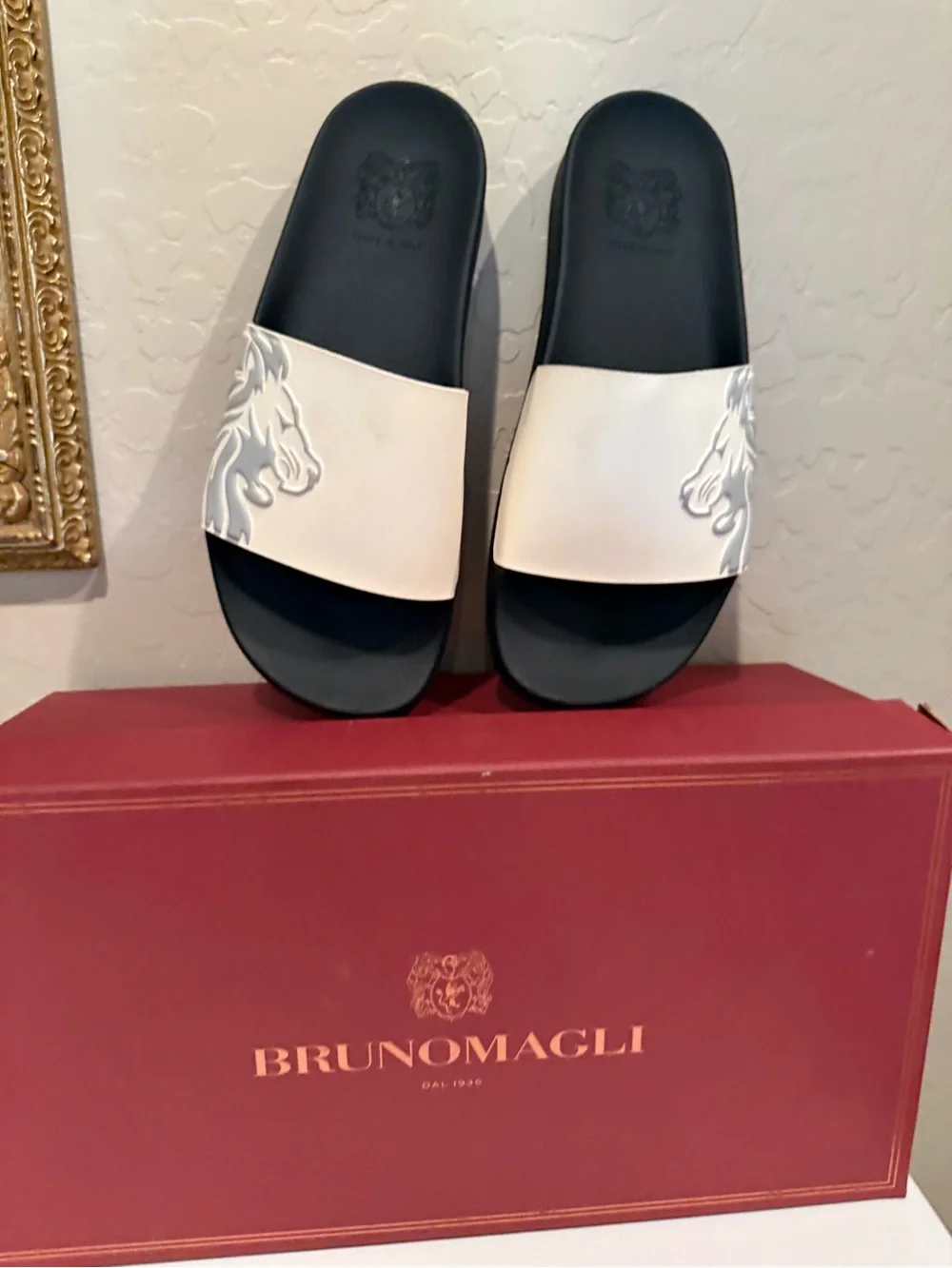 Bruno Magli Men's Messe Lion Head Slide Sandal mens size 9 NWT